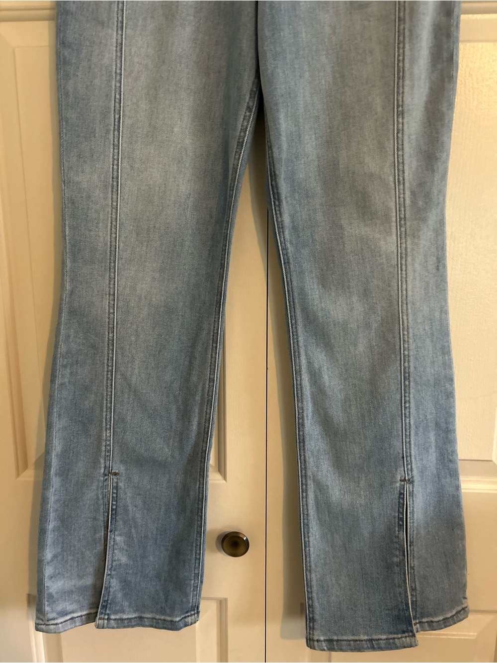 Kut from the Kloth Light Blue Wash High Rise Flare Jeans Kelsey Split Hem Sz 12 - Picture 6 of 13